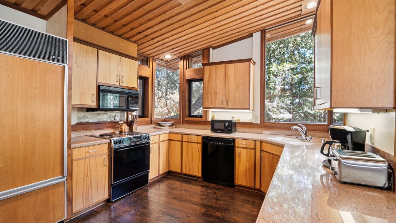 Photo of Kitchen in Idyllwild