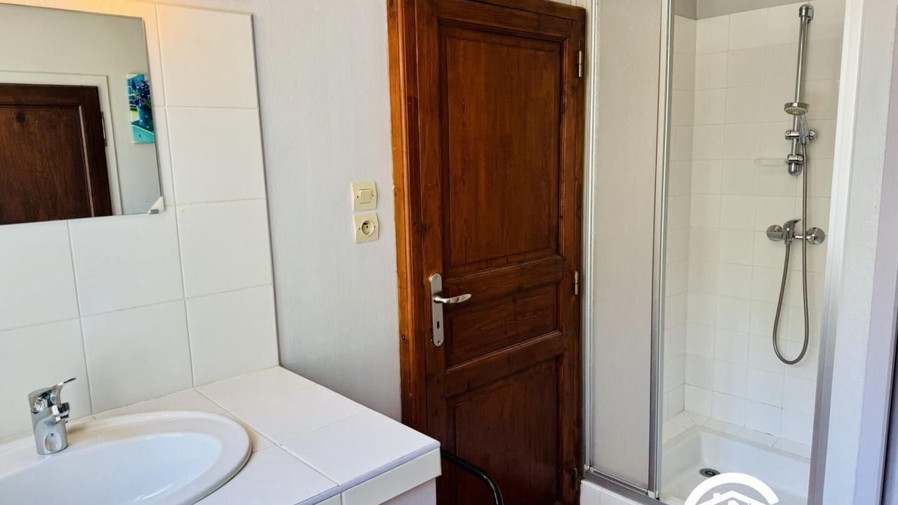 Photo of Bathroom in Ventenac-Cabardes