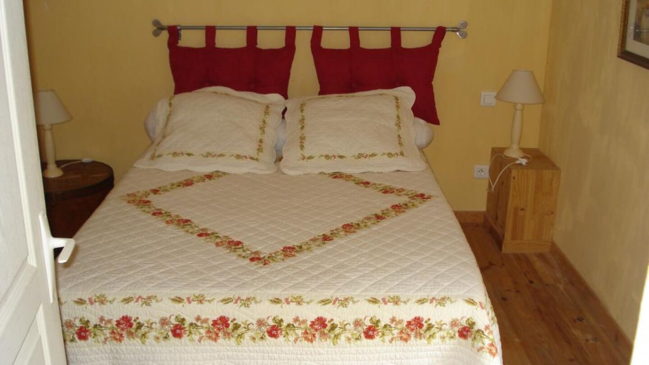 Photo of Bedroom in Roquefort-des-Corbieres