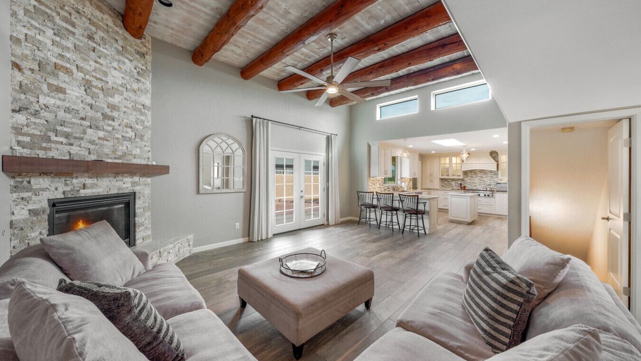 Photo of Livingroom in Santa Fe Park