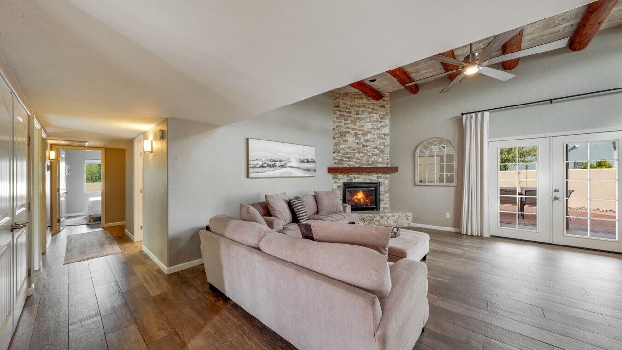Photo of Livingroom in Santa Fe Park