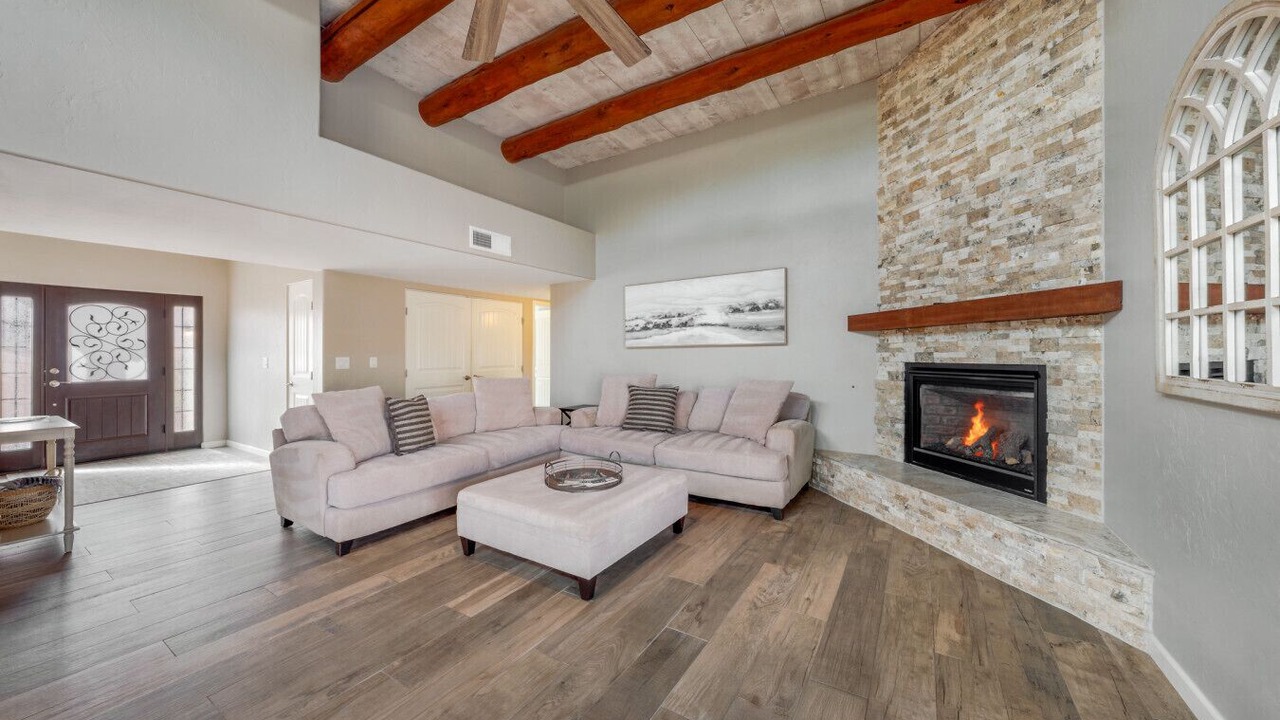 Photo of Livingroom in Santa Fe Park
