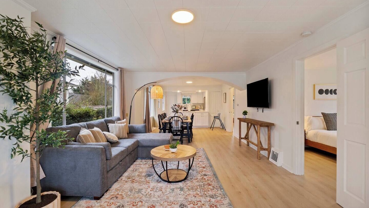 Photo of Livingroom in West Woodland