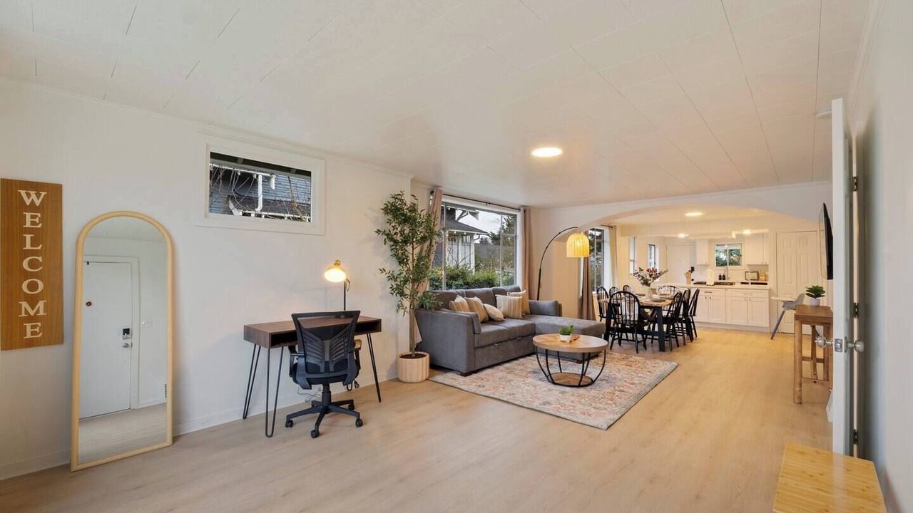 Photo of Livingroom in West Woodland