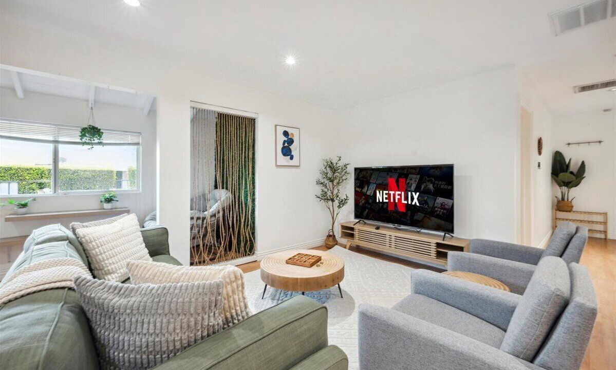 Photo of Livingroom in North Hollywood