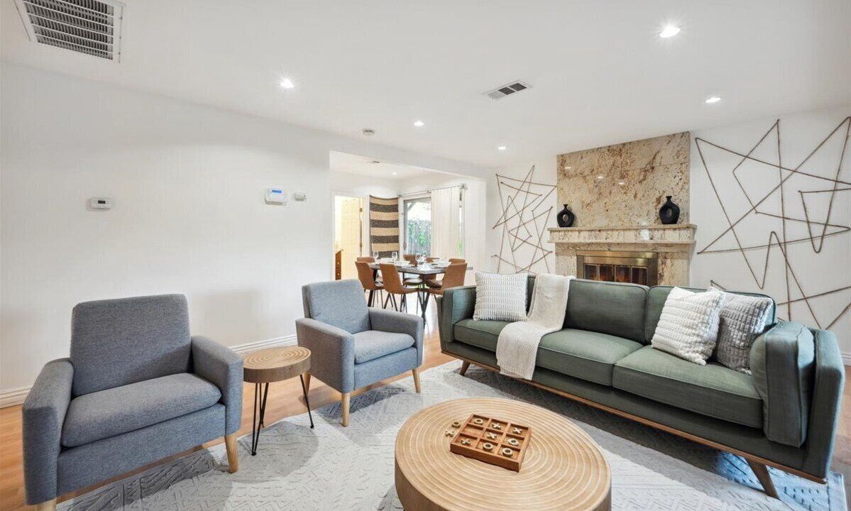 Photo of Livingroom in North Hollywood