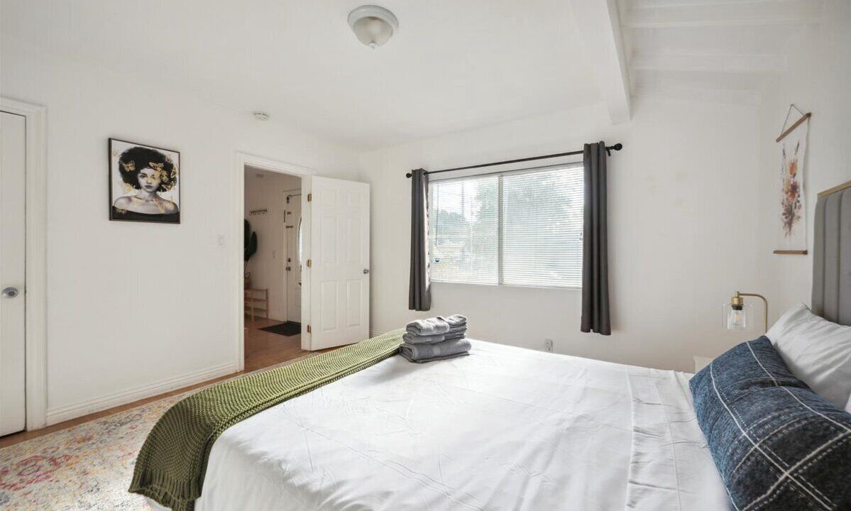 Photo of Bedroom in North Hollywood