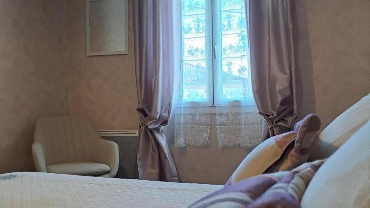Photo of Bedroom in Labastide-de-Levis
