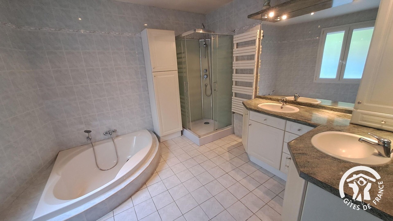 Photo of Bathroom in Lescure-dAlbigeois