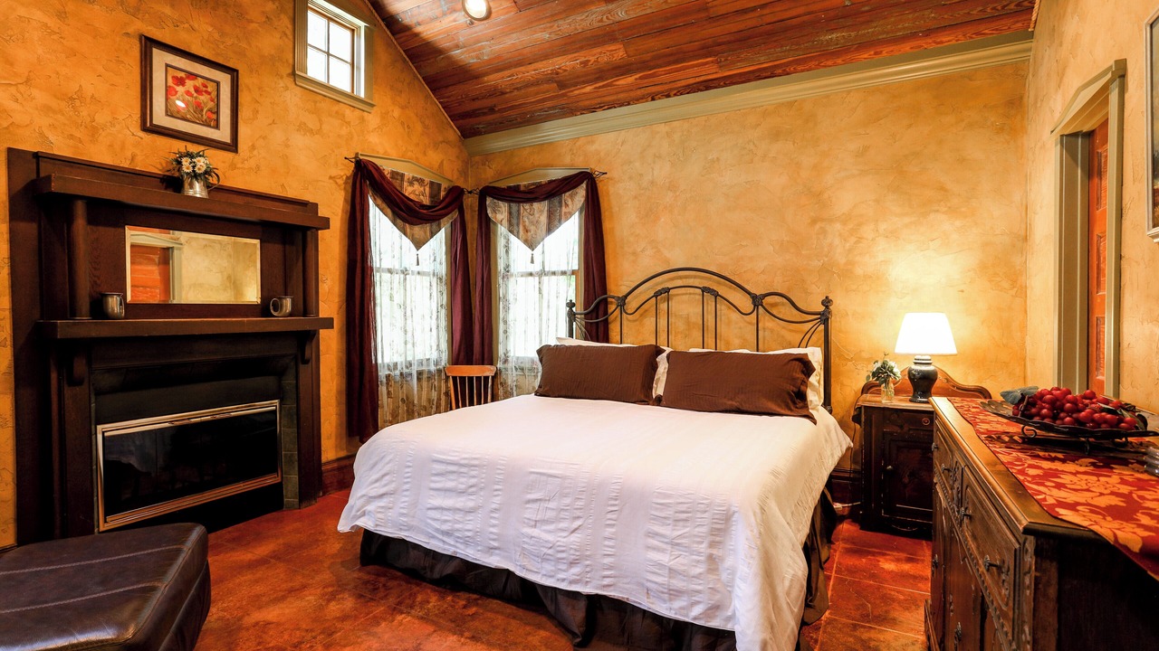 Photo of Bedroom in Fredericksburg