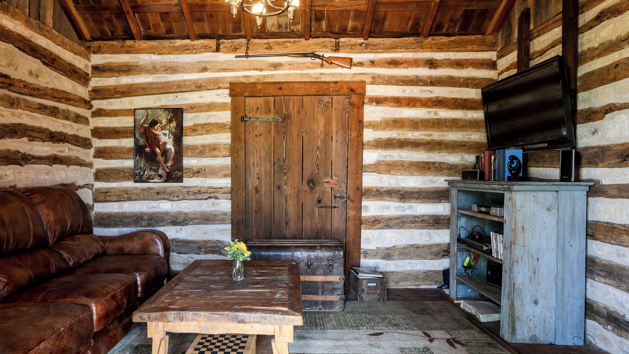 Photo of Livingroom in Fredericksburg