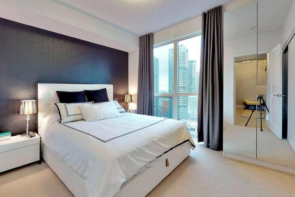 Photo of Bedroom in Toronto Entertainment District