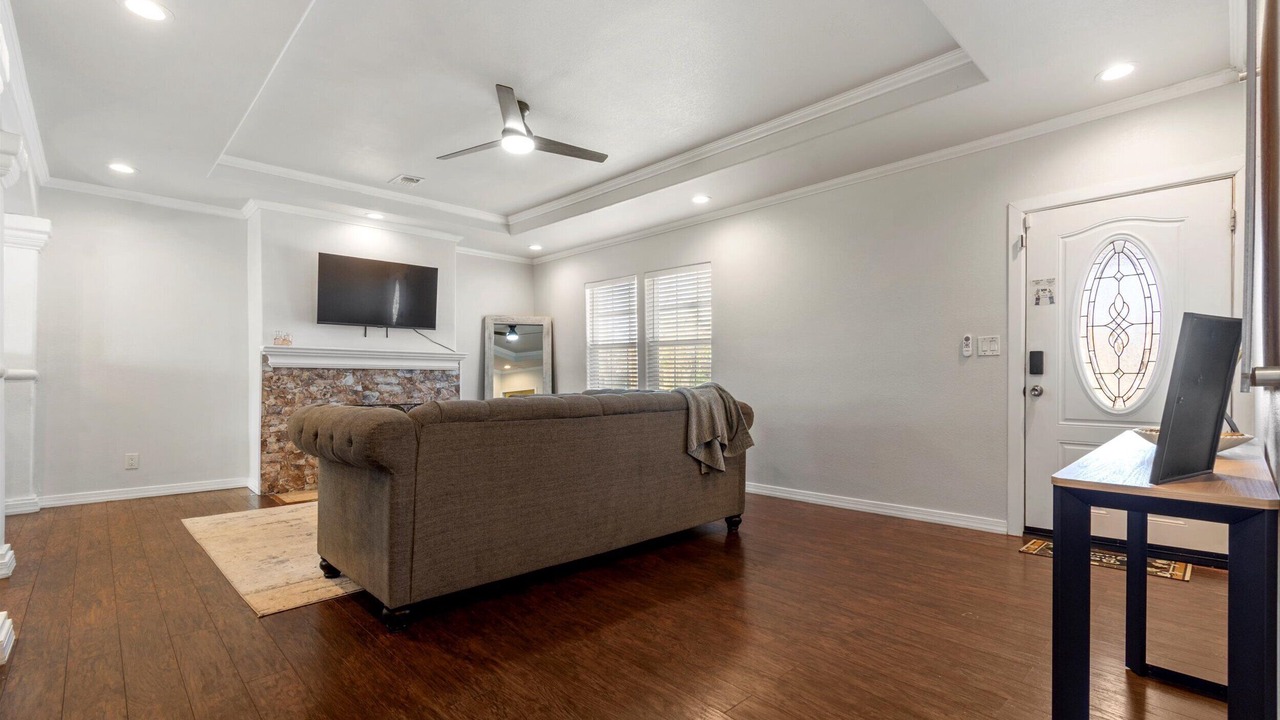 Photo of Livingroom in Woodlawn Lake