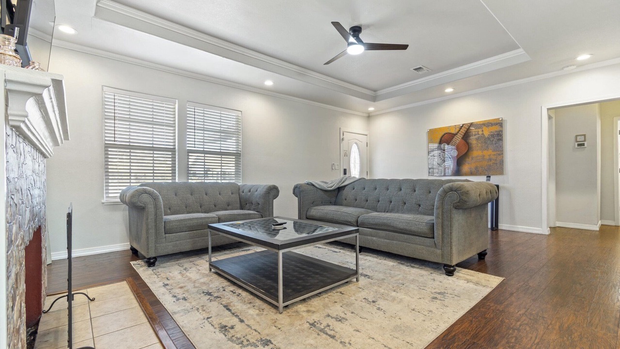 Photo of Livingroom in Woodlawn Lake