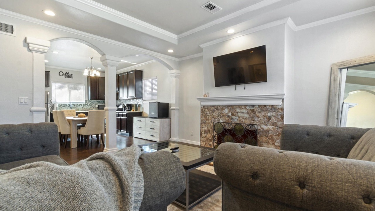 Photo of Livingroom in Woodlawn Lake