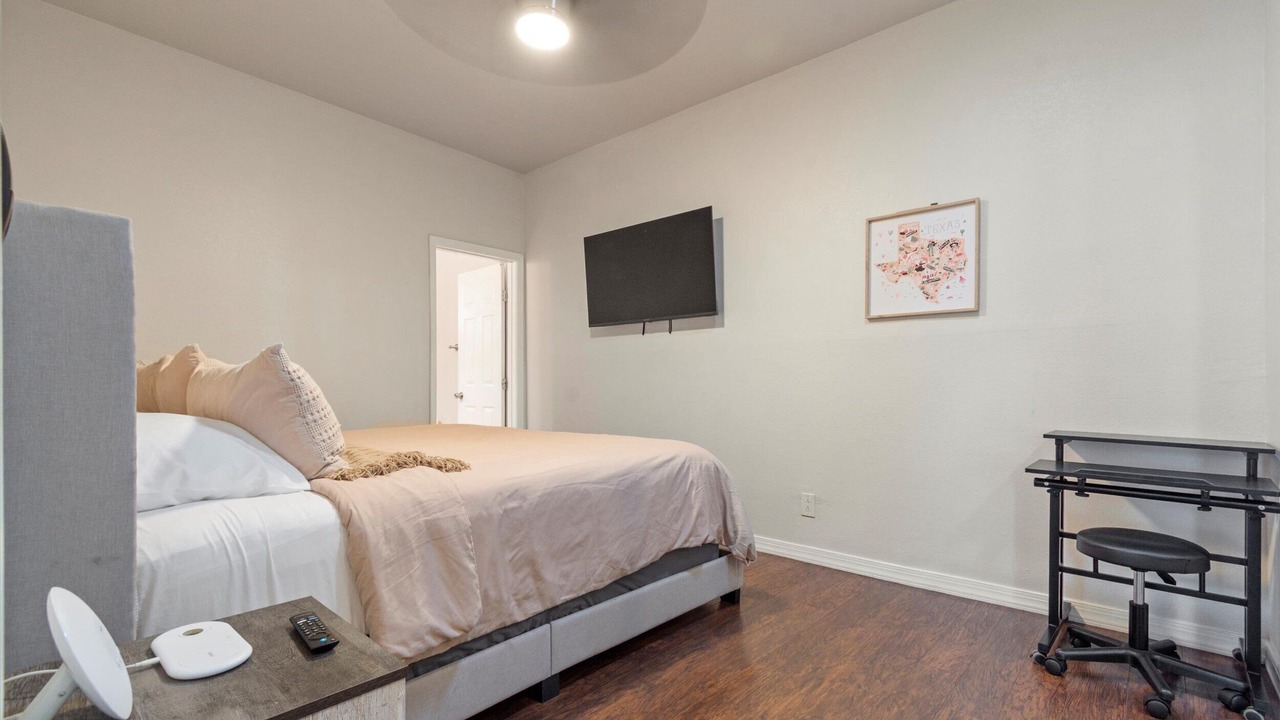 Photo of Bedroom in Woodlawn Lake