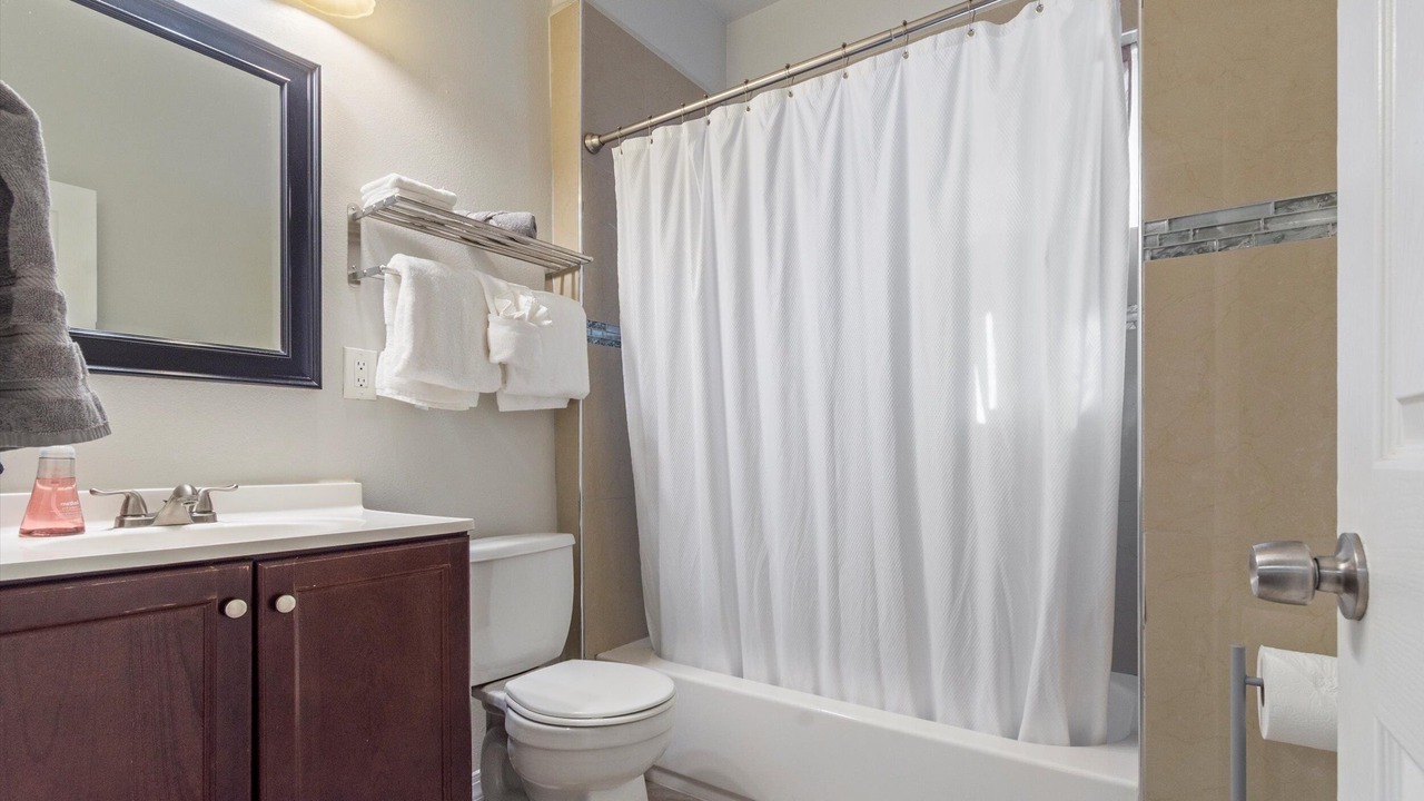 Photo of Bathroom in Woodlawn Lake
