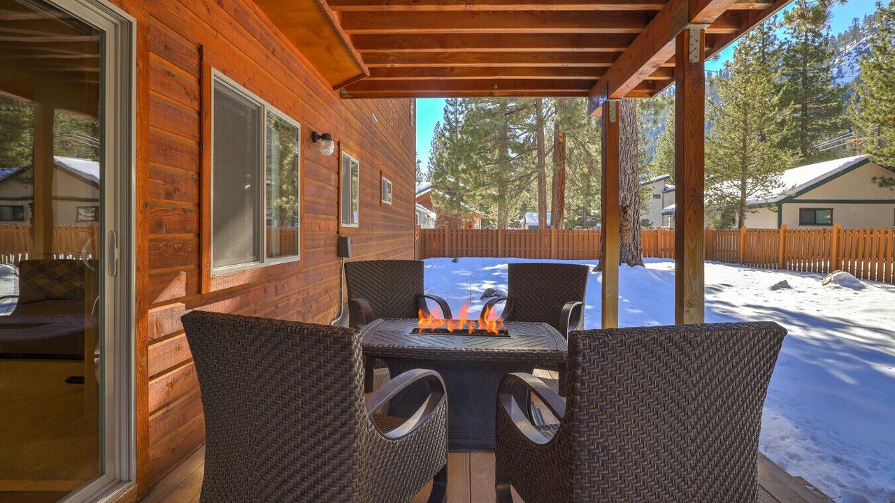 Photo of Patio Balcony in Christmas Valley