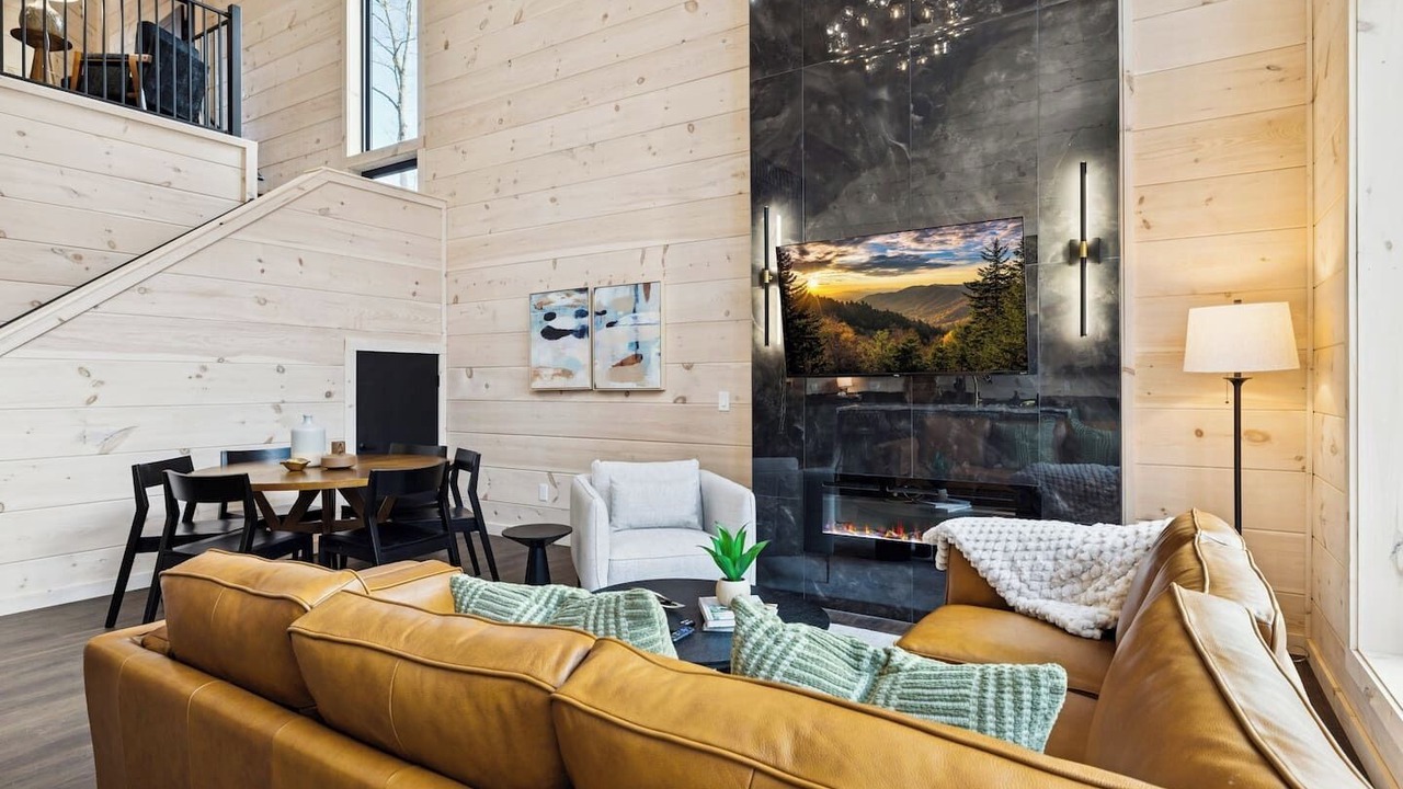 Photo of Livingroom in Pittman Center
