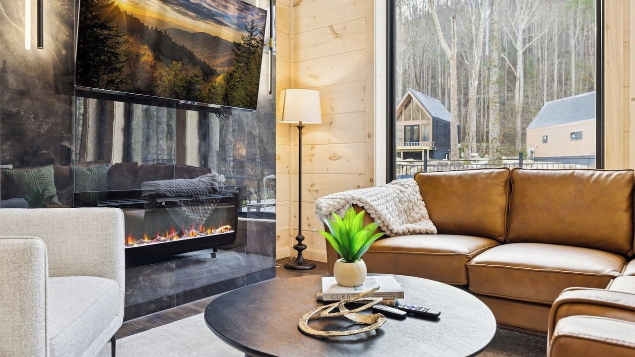 Photo of Livingroom in Pittman Center