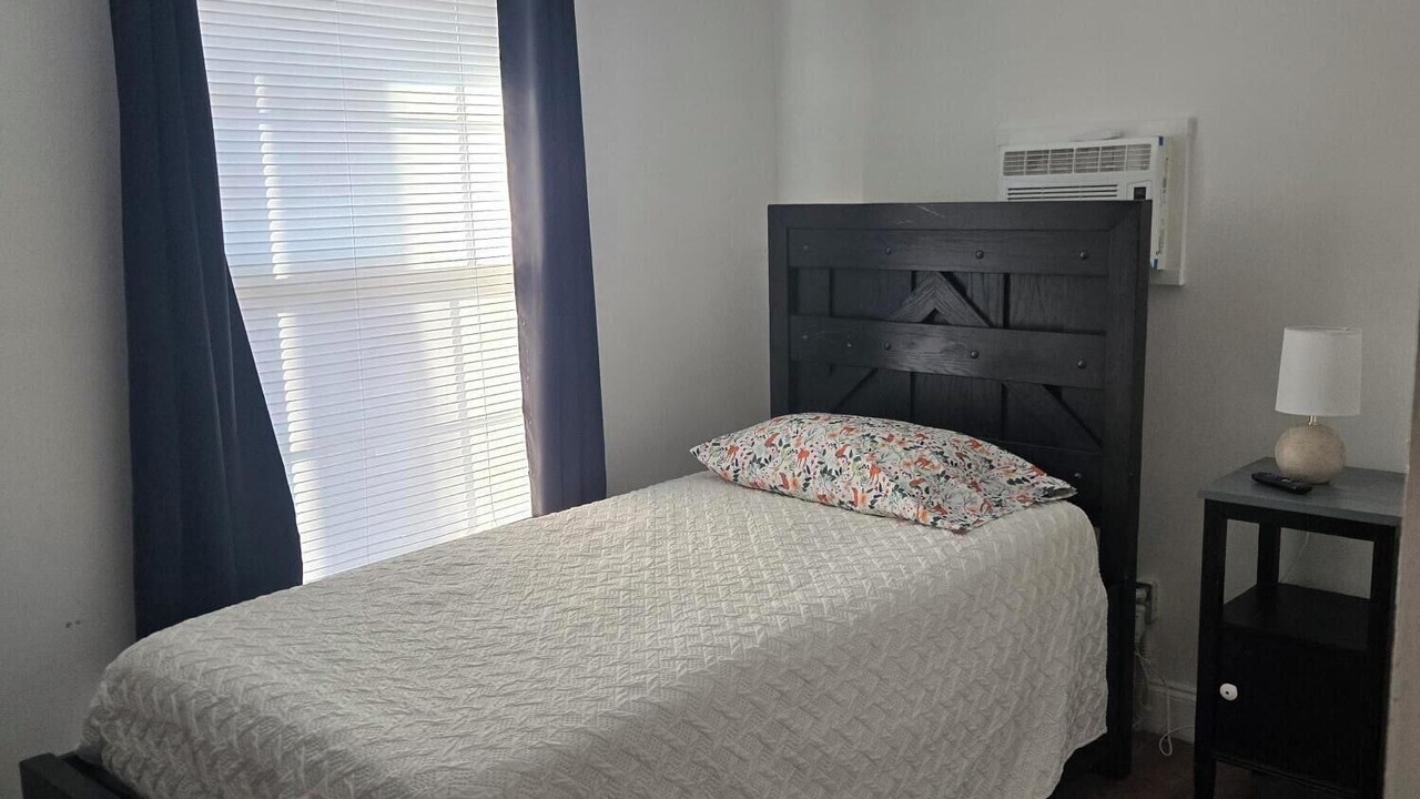 Photo of Bedroom in Oak Ridge