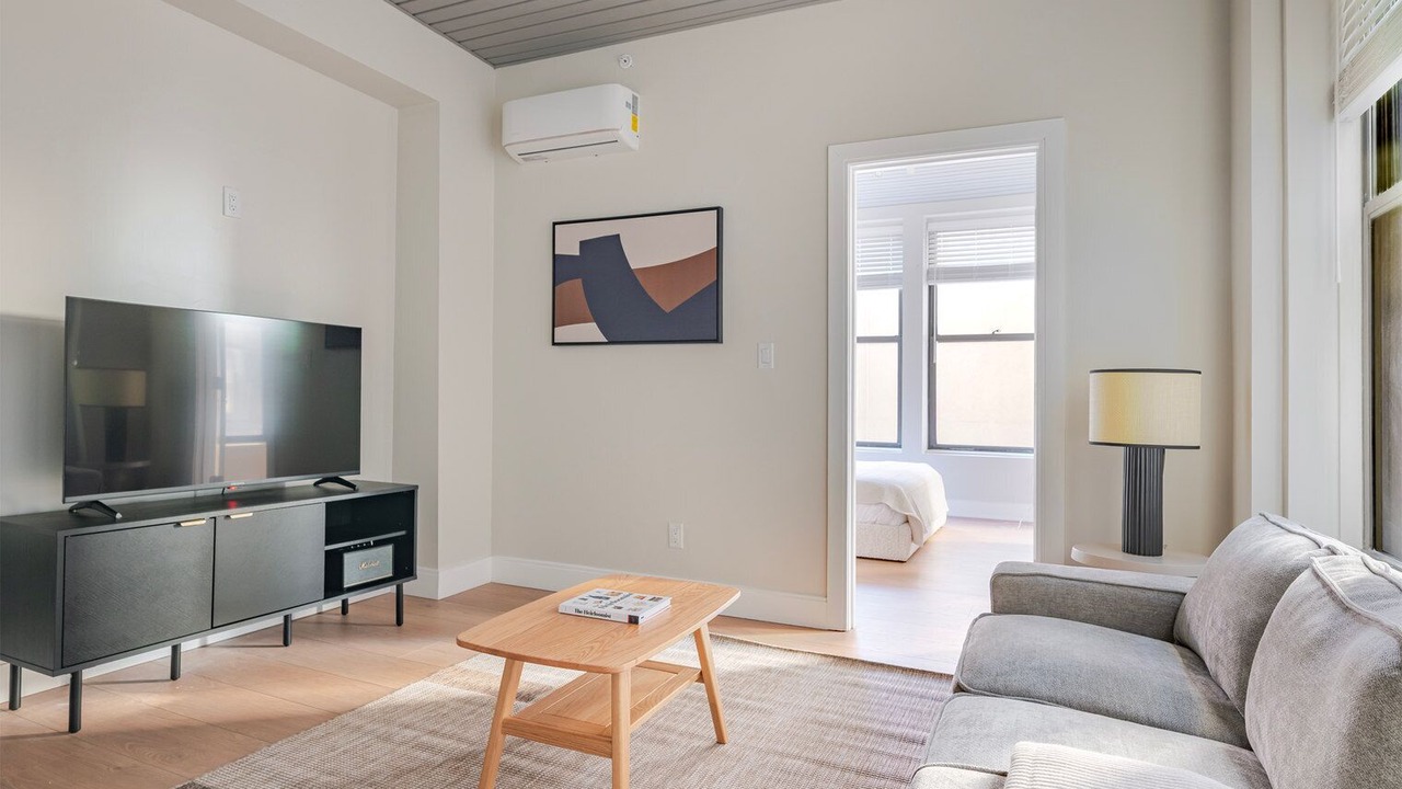 Photo of Livingroom in Downtown Boston