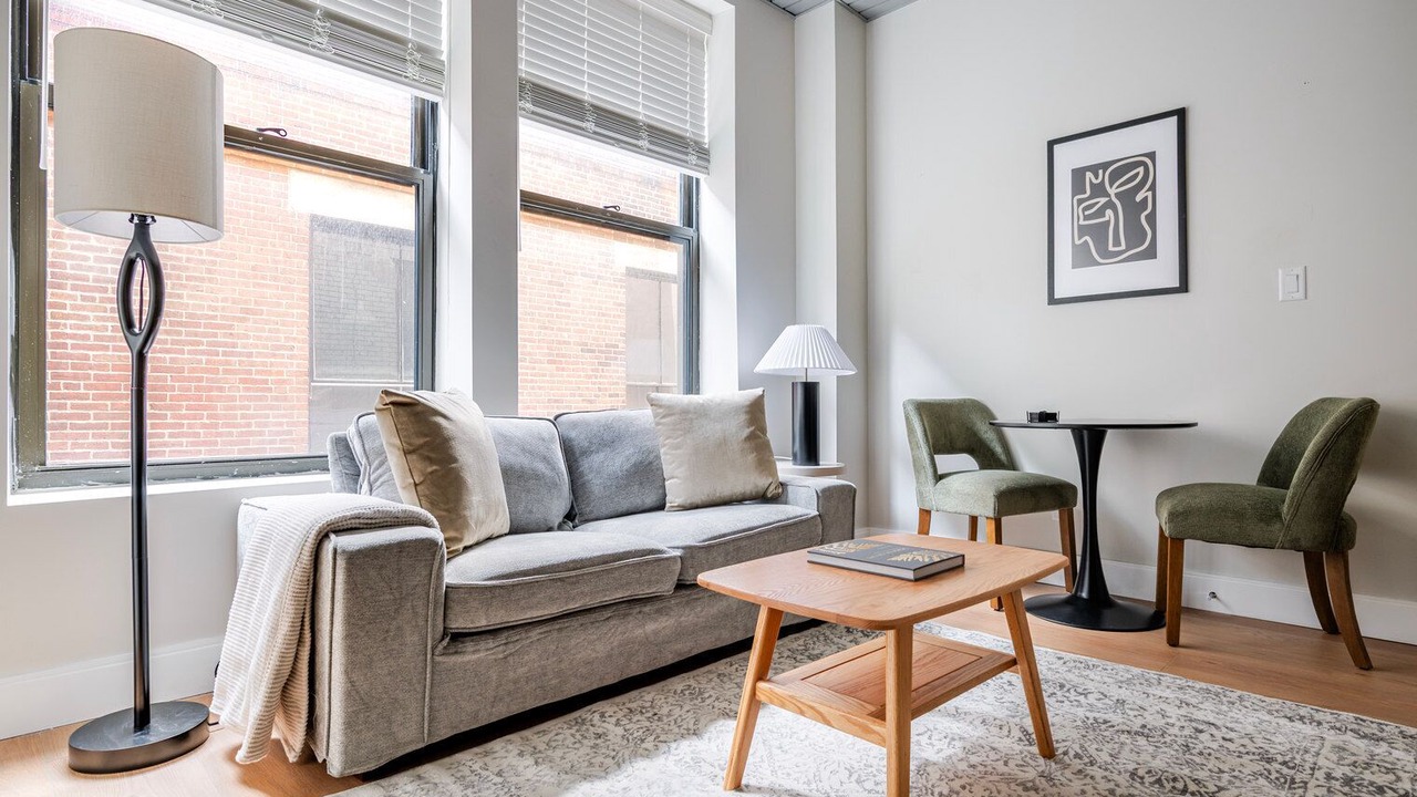 Photo of Livingroom in Downtown Boston