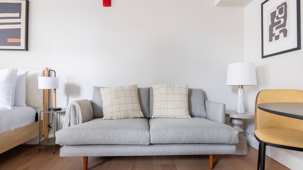 Photo of Livingroom in Downtown Boston