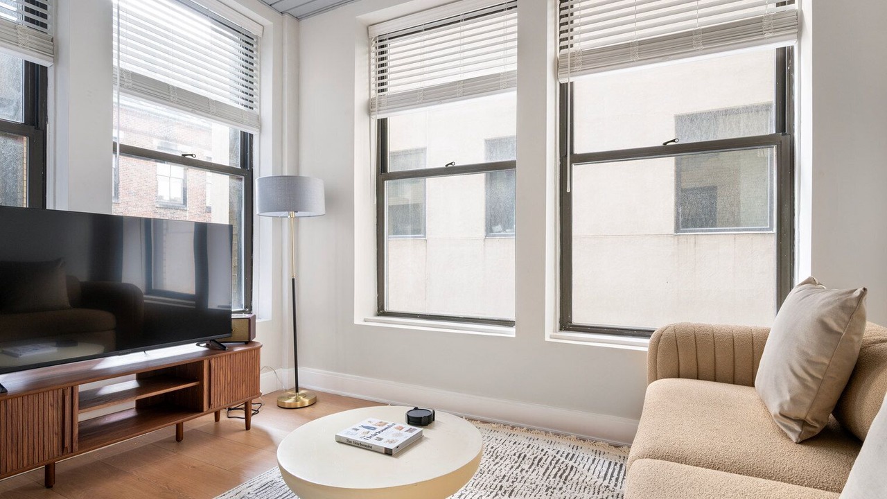 Photo of Livingroom in Downtown Boston
