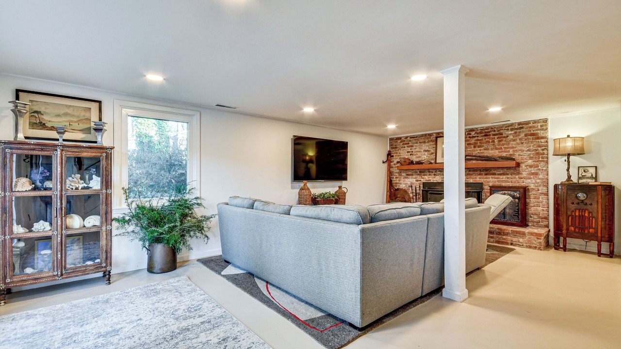Photo of Livingroom in Lynn