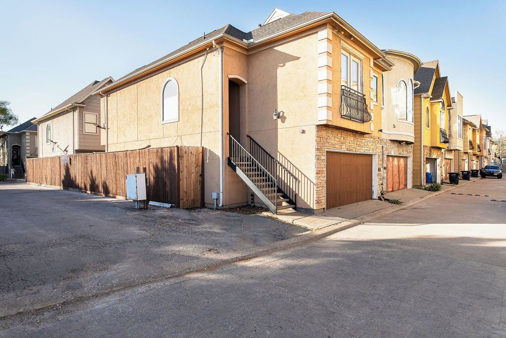 Photo of Outdoor in Woodlake - Briar Meadow