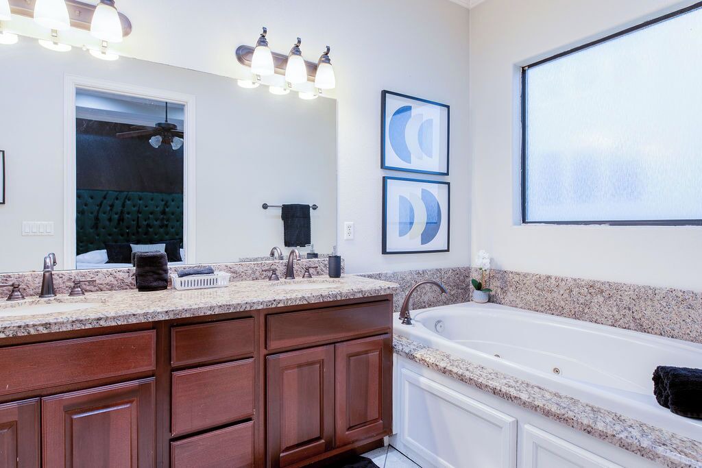 Photo of Bathroom in Woodlake - Briar Meadow