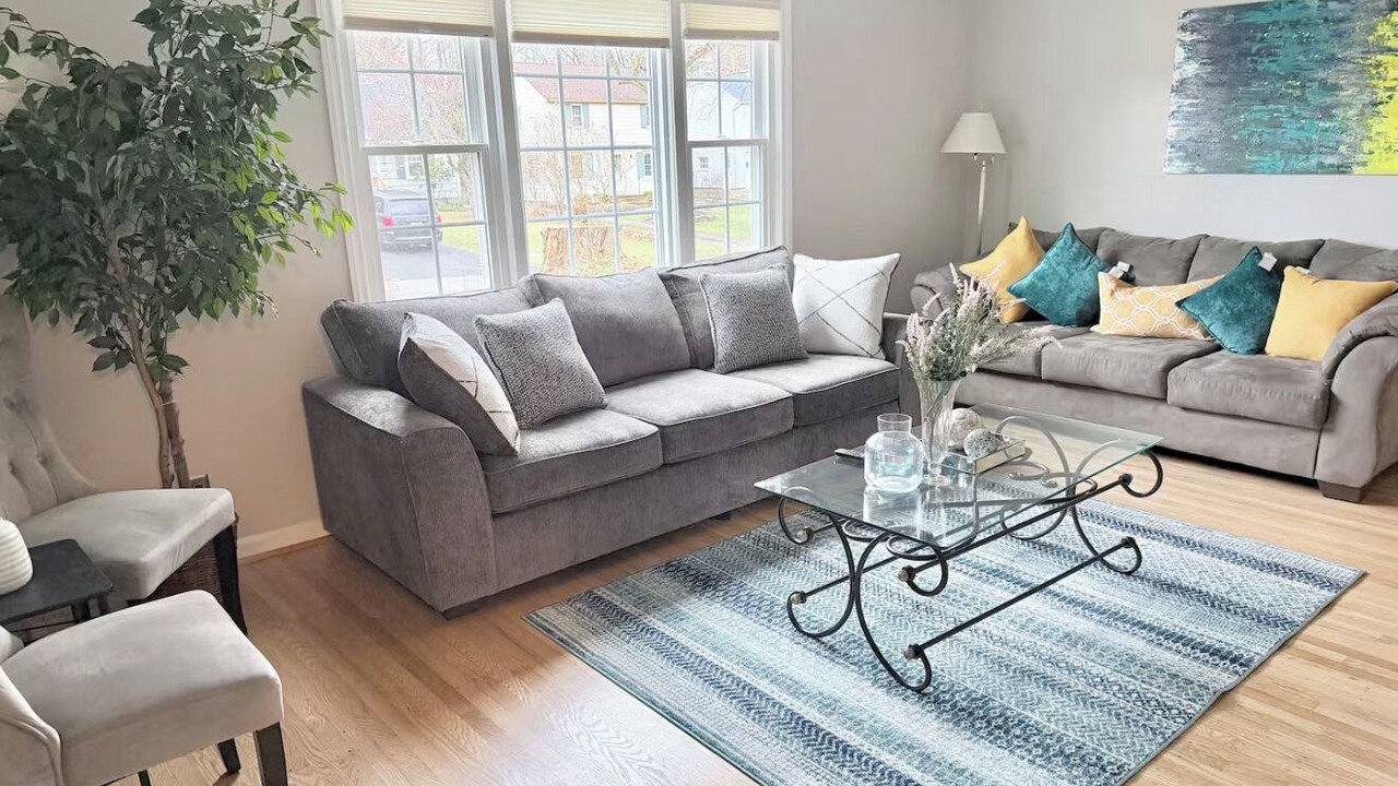 Photo of Livingroom in East Irondequoit