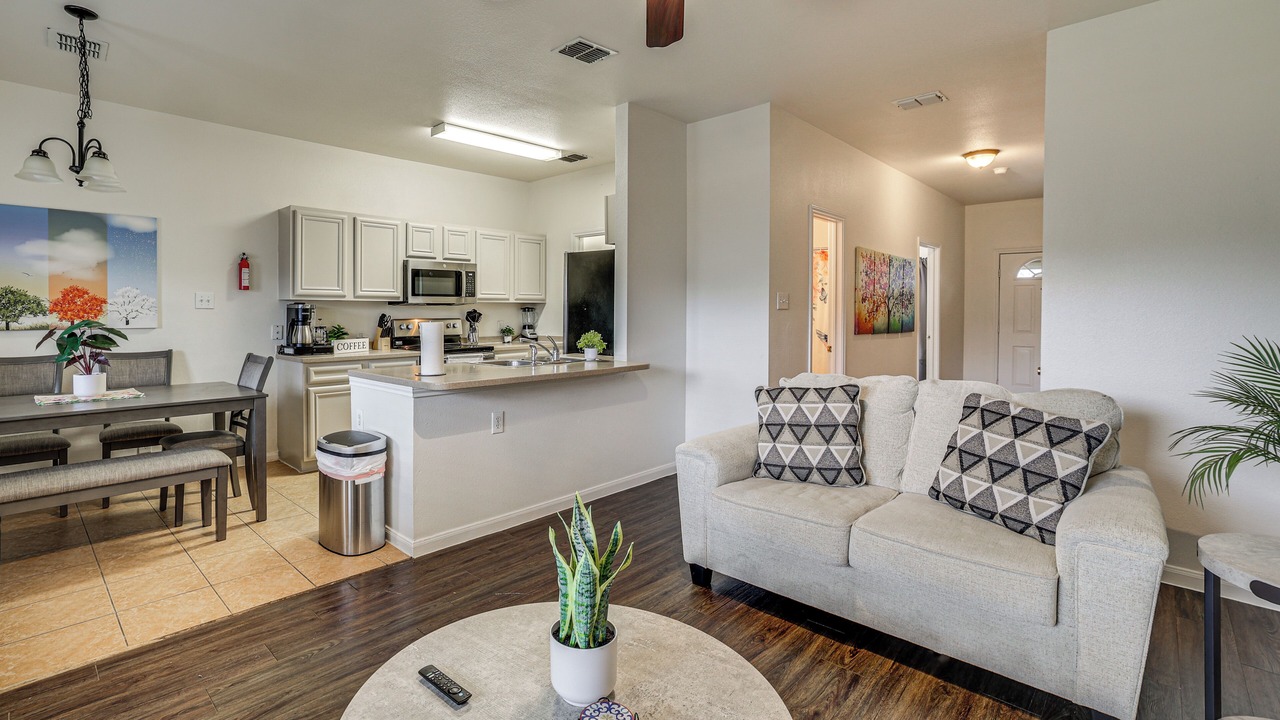 Photo of Livingroom in Medical Center District