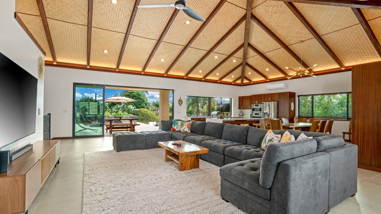 Photo of Livingroom in Bayview