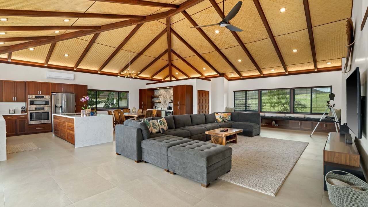 Photo of Livingroom in Bayview