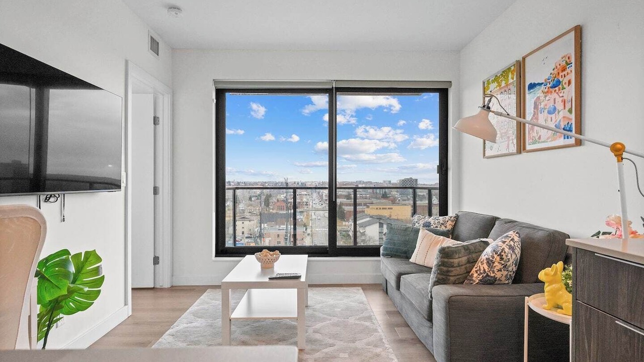 Photo of Livingroom in Crescent Heights