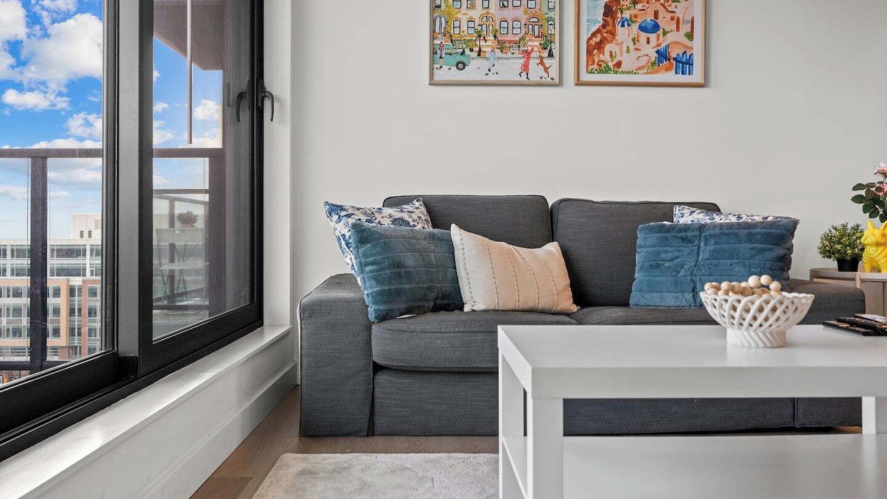 Photo of Livingroom in Crescent Heights