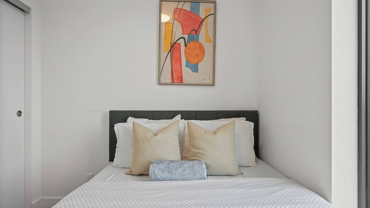 Photo of Bedroom in Crescent Heights