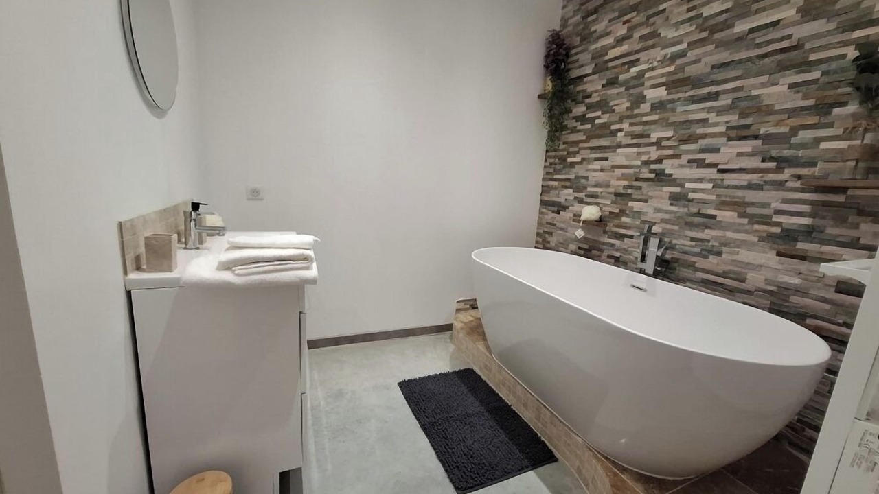 Photo of Bathroom in Beaucaire