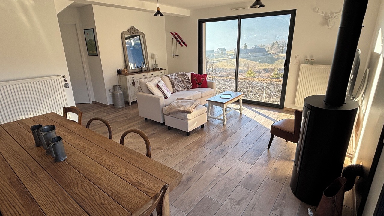 Photo of Livingroom in Chambon-sur-Lac