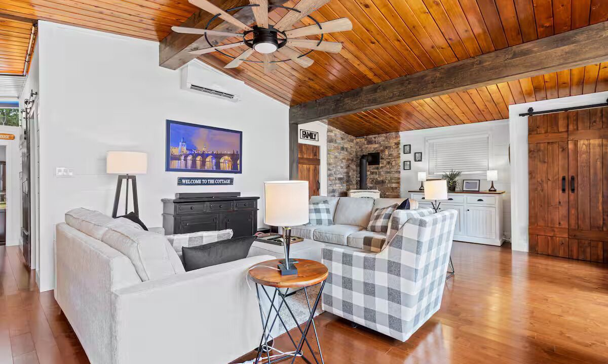 Photo of Livingroom in Kincardine