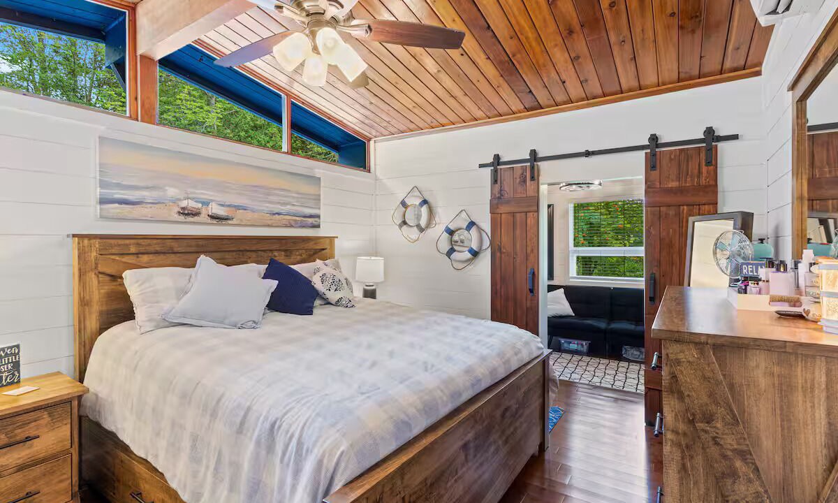 Photo of Bedroom in Kincardine