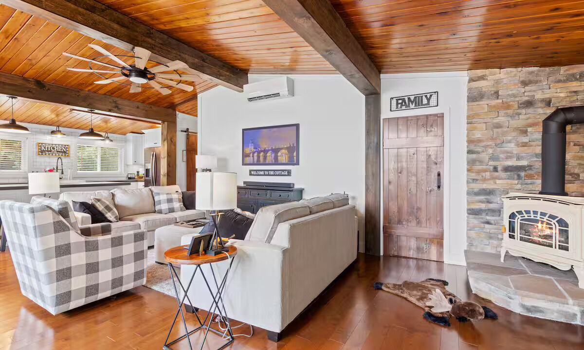 Photo of Livingroom in Kincardine