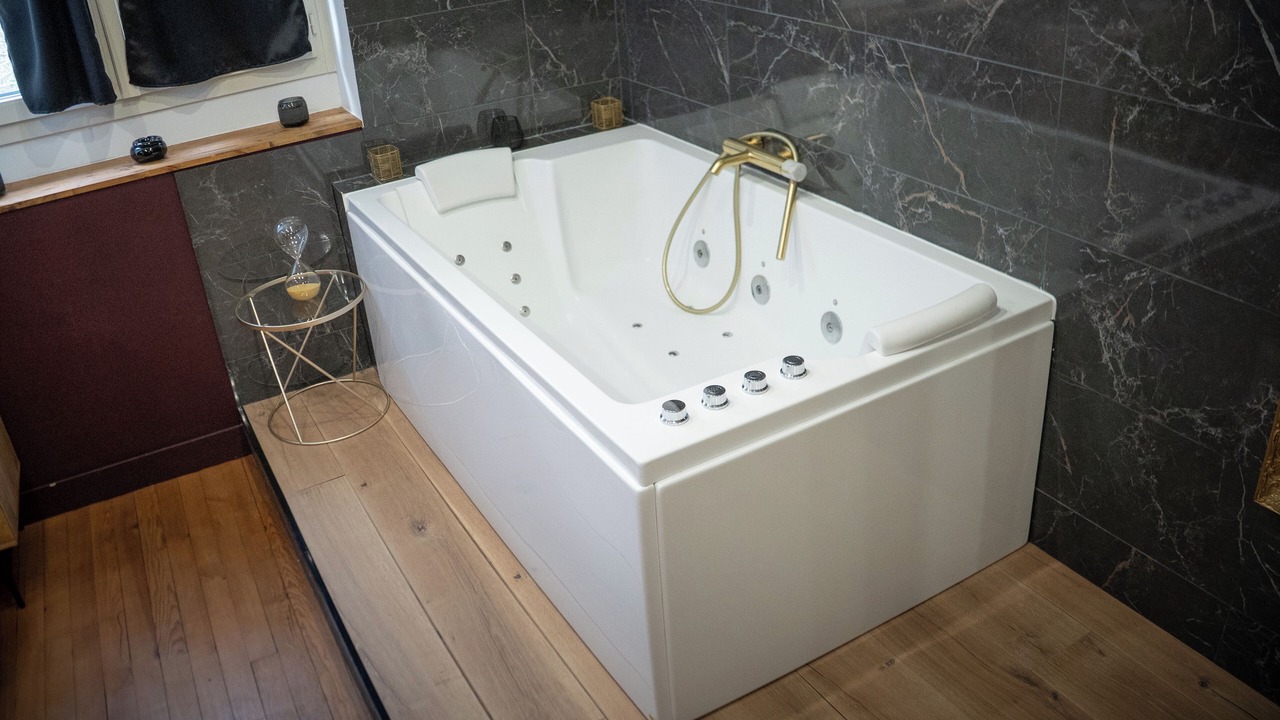 Photo of Bathroom in Saint-Jean Eudes Saint-Gilles