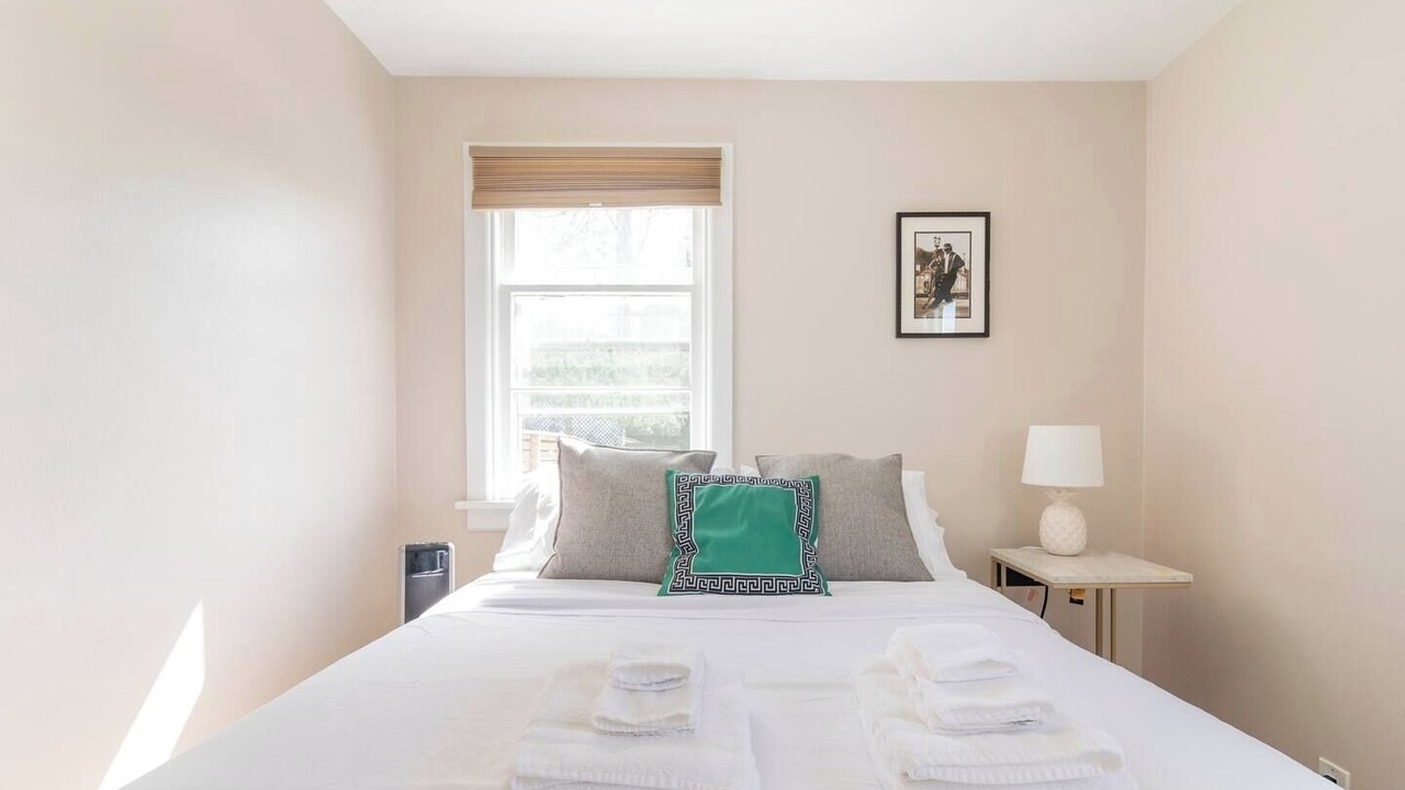 Photo of Bedroom in Alki