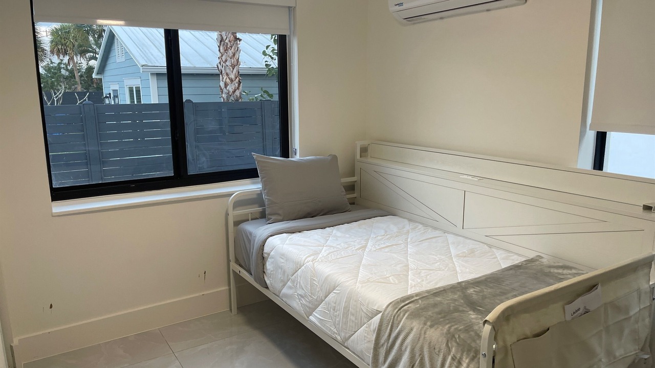 Photo of Bedroom in Flamingo Parks