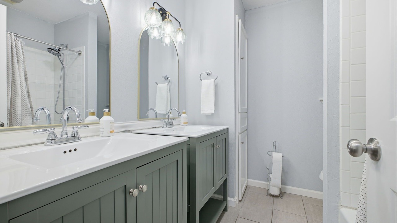 Photo of Bathroom in Universal City