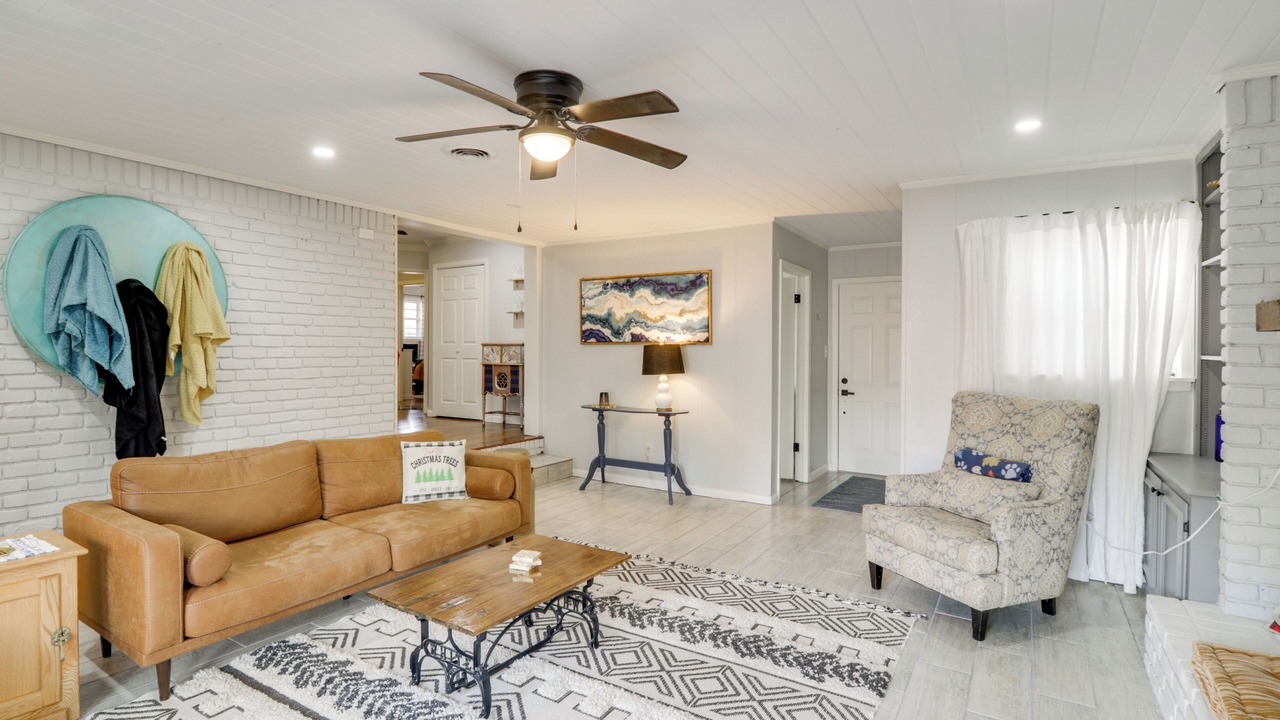 Photo of Livingroom in Pine Bluff