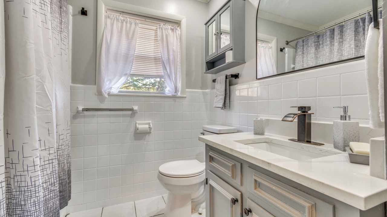 Photo of Bathroom in Pine Bluff
